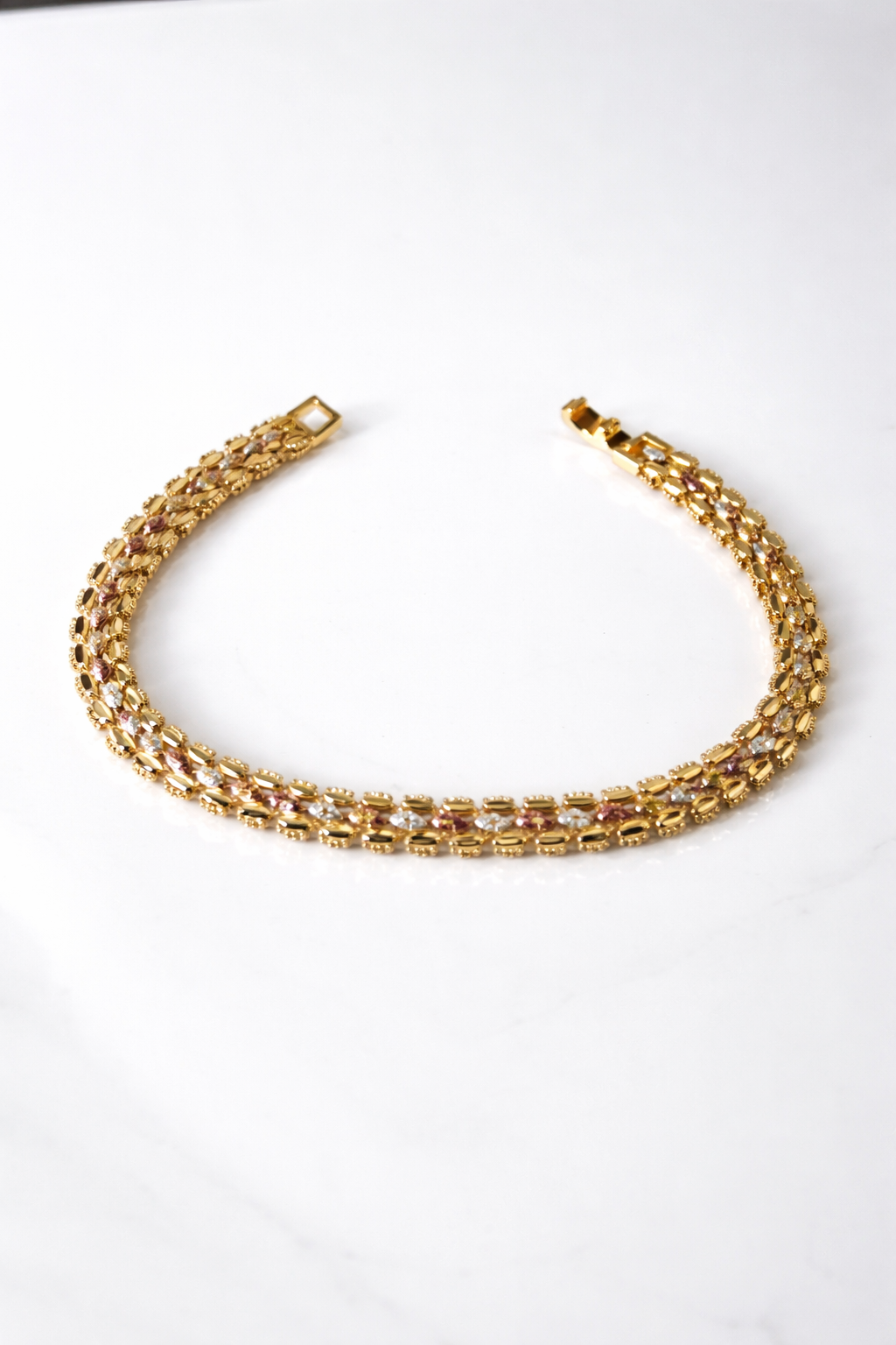 Elegant Gold Bracelet( Stainless Steel )